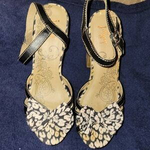 BLK/Wh platform heels